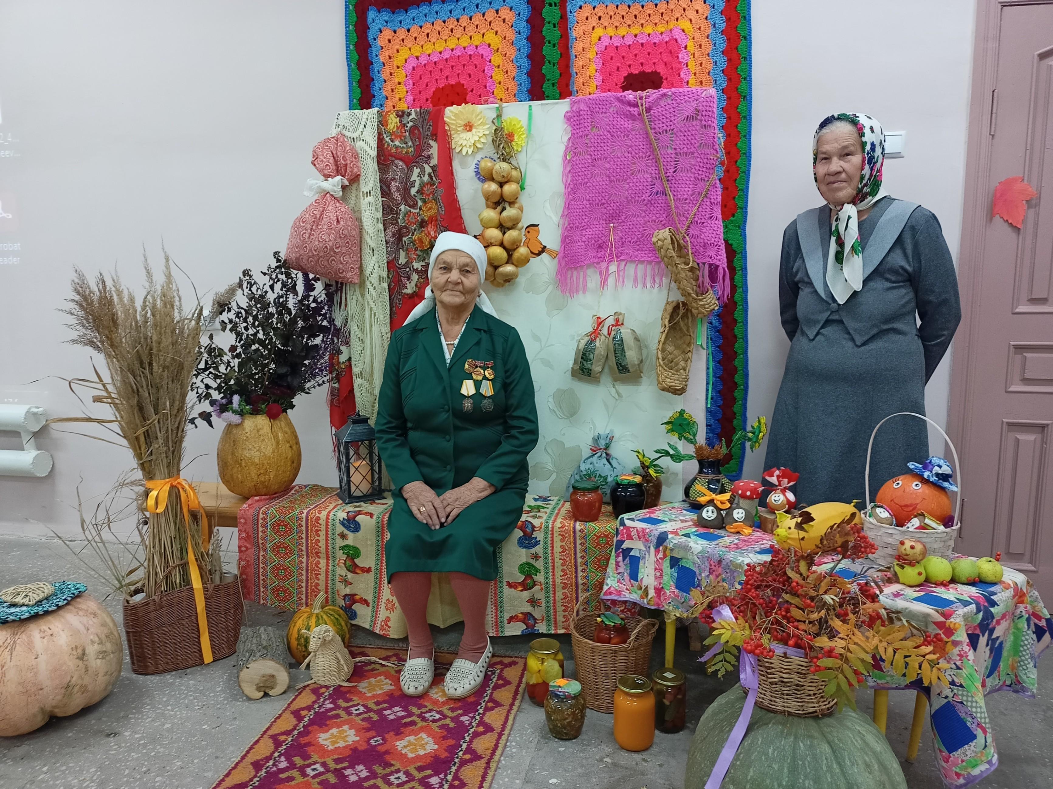 Выставка изделий ДПИ «Чем дышат сельчане»