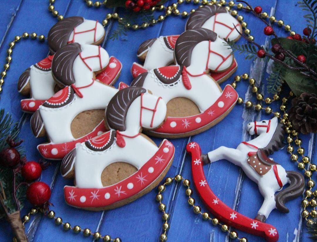 «Выставка новогодних поделок «Чудеса своими руками»»