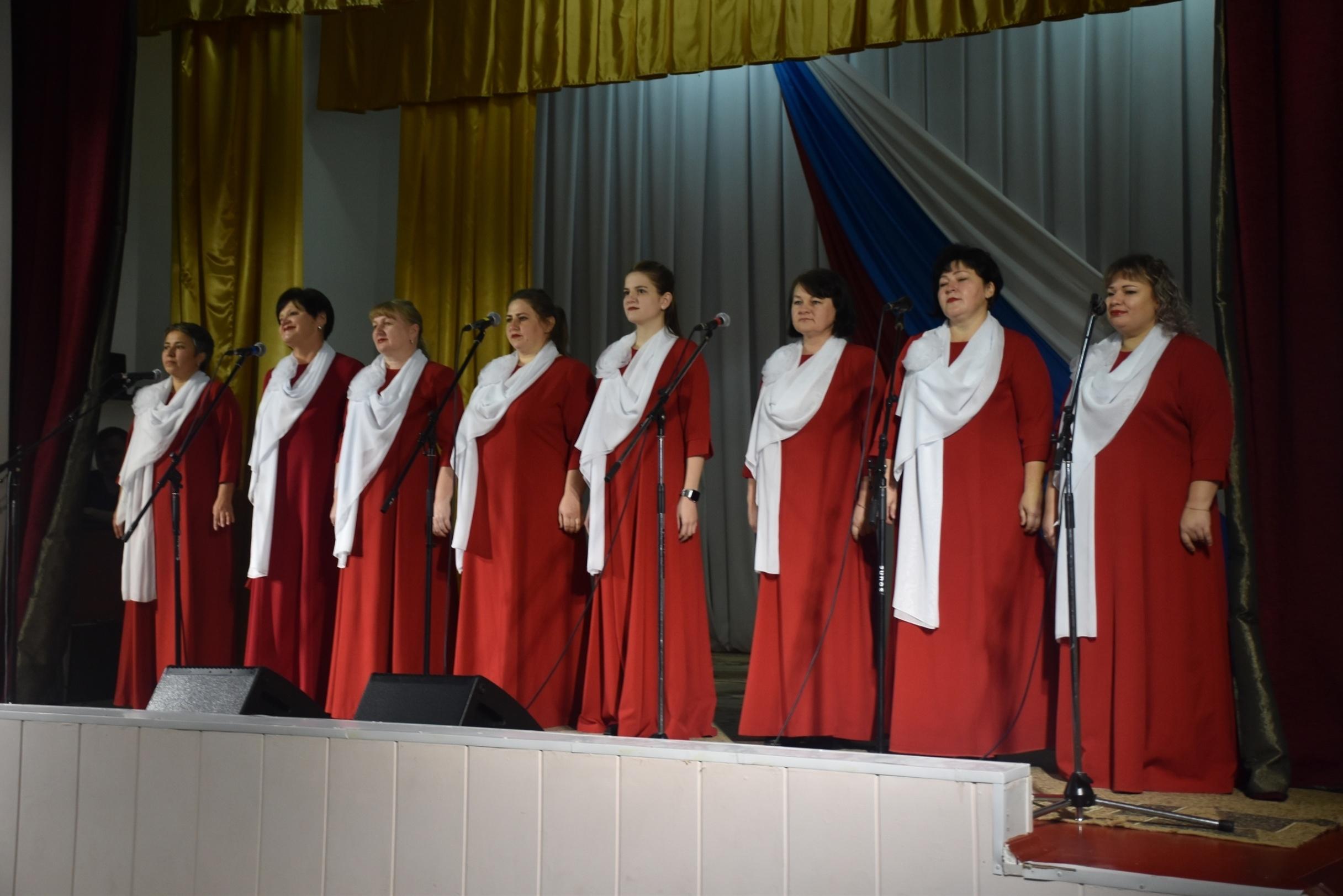 Литературно-музыкальная гостиная «Стихи и песни мая»