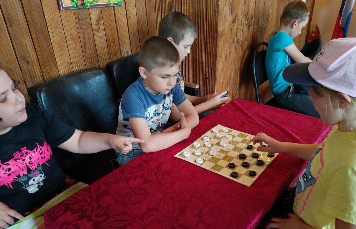 Шашечный турнир «Верный ход»