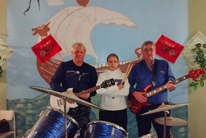 Выступление любительских объединений «Ритм» и «Юность»