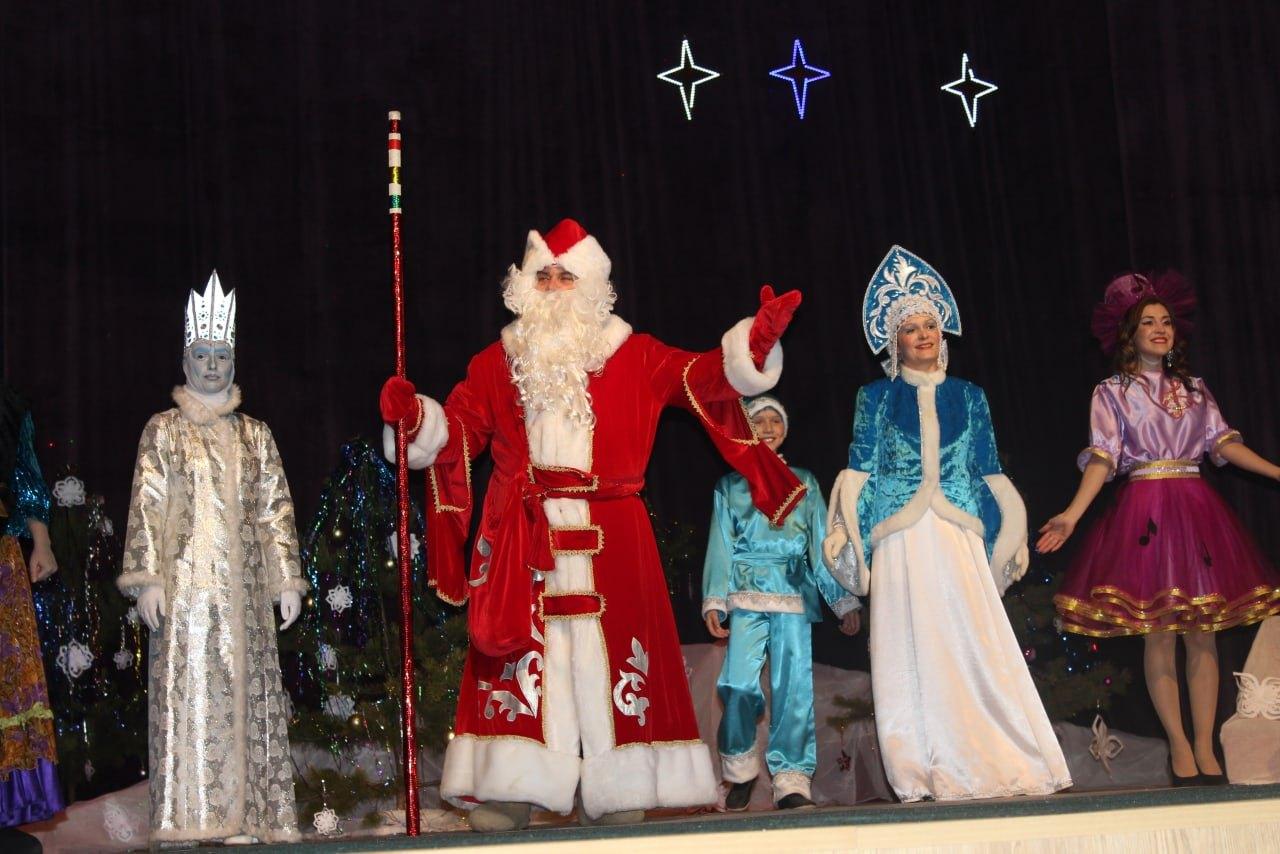 Театрализованное представление «Новогодний переполох»