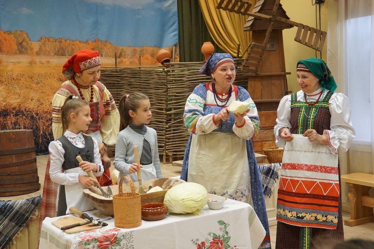 Фольклорные посиделки «Не будь головаста, а будь пузаста»