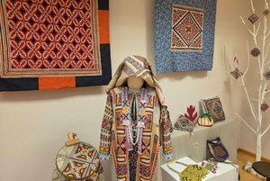 Выставка «Традиционный костюм южных групп ханты и манси»