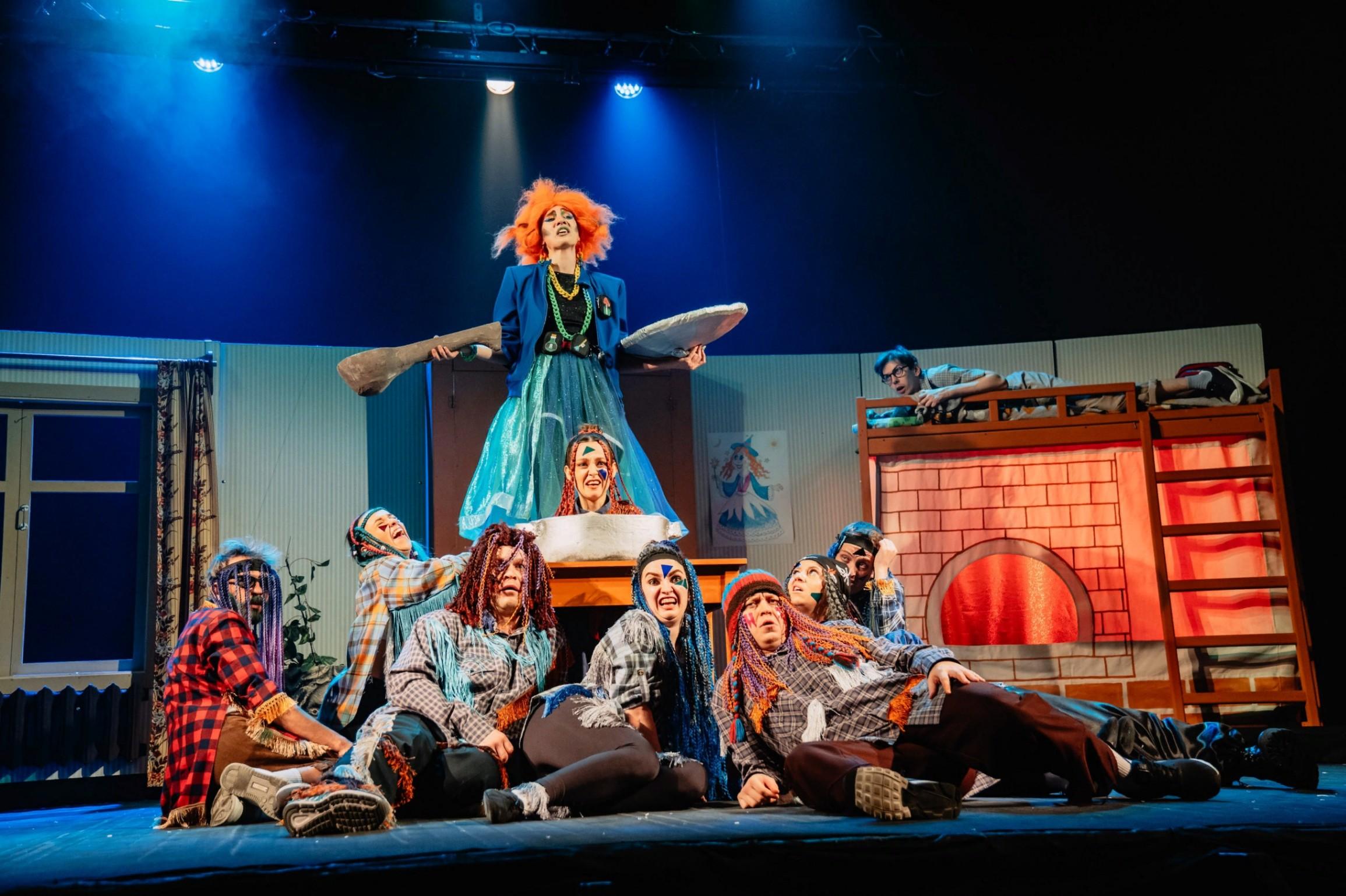 Спектакль «Новогодние приключения Маши и Вити, или Маша и Витя против «Диких гитар»