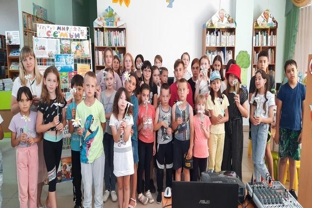 Литературный час «Верна пословица по праву: Крепка семья–крепка держава»