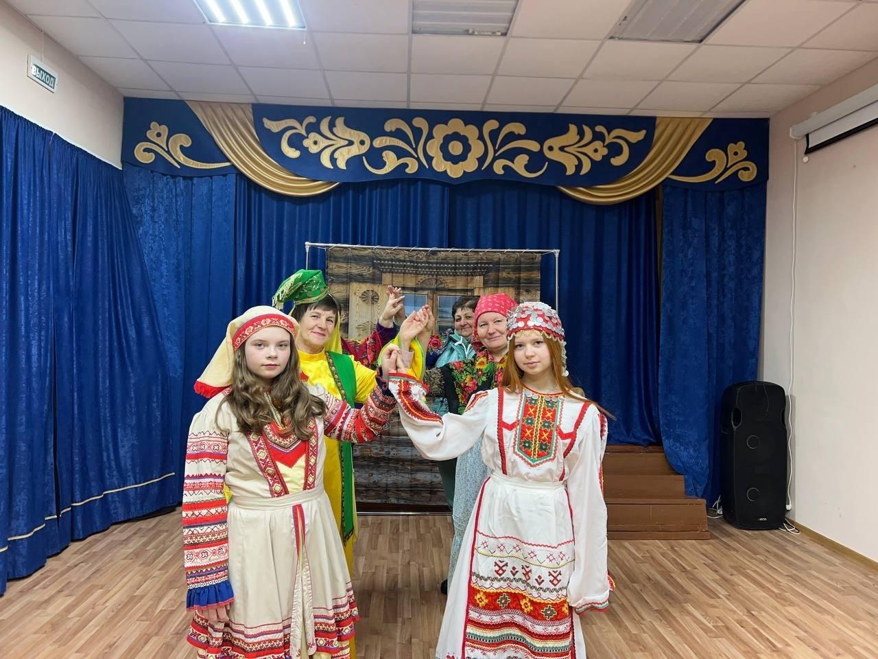 Фольклорные посиделки «Народов много – страна одна»