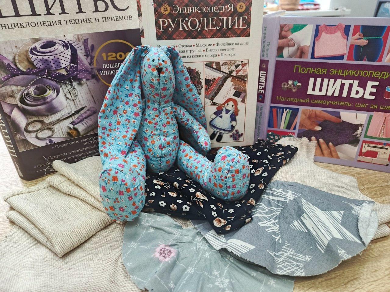 Мастер-класс «Зайка-оберег: тепло русских традиций в каждой петельке»