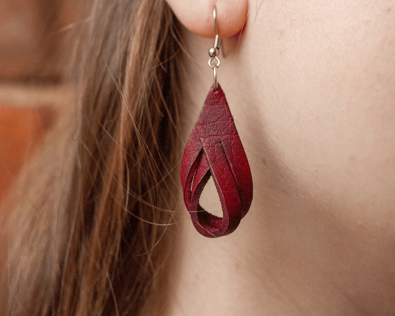 Мастер-класс «Серьги из кожи»