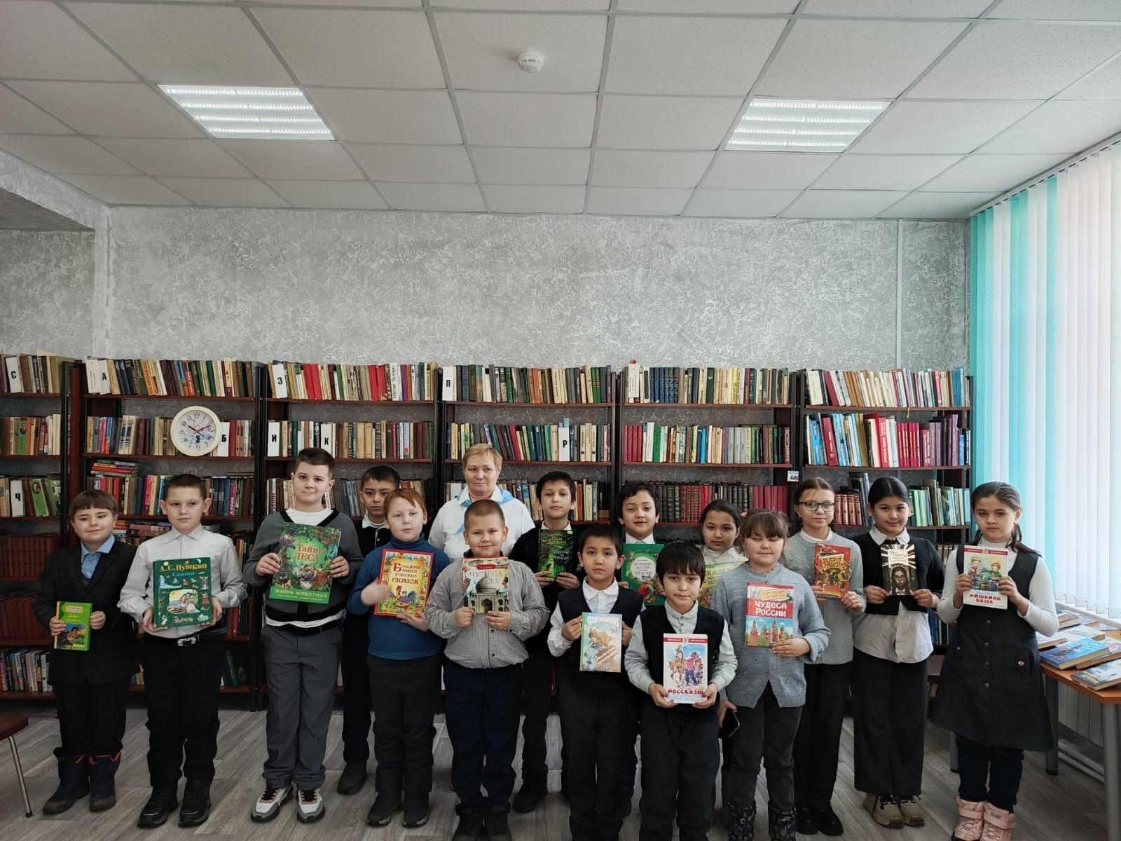 Познавательно-игровая программа «Пусть книга рядом будет вечно!»