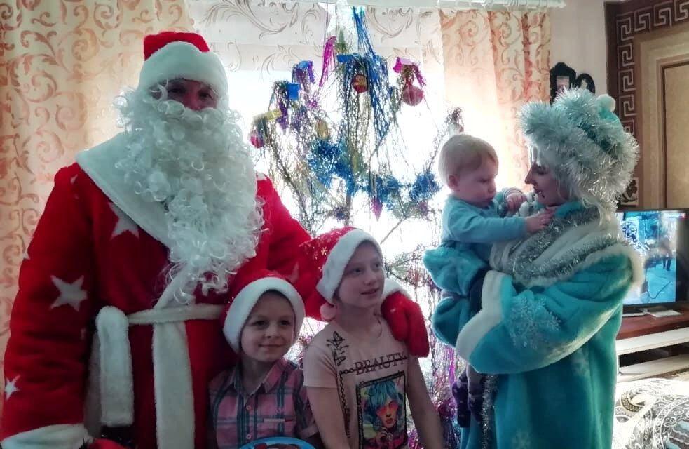 Новогоднее поздравление от Деда Мороза и Снегурочки | Дарёный Конь Владивосток