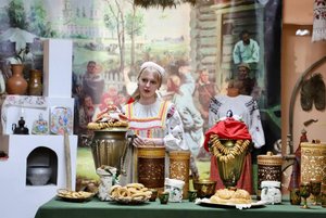 Выставка «Радуга народных традиций»