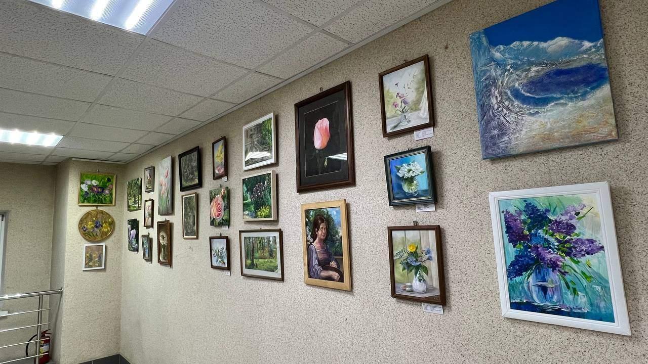 Выставка художников «Поющие краски природы»