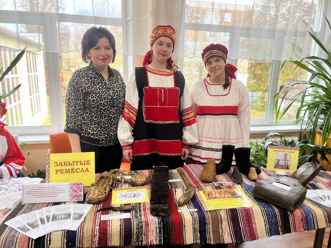 Фольклорный час «Ремесла, что не знают забвения»