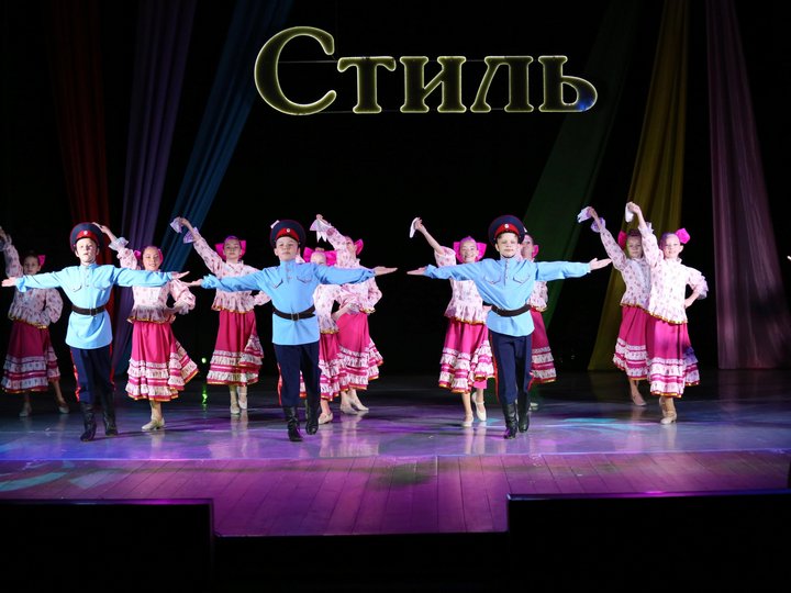 Рдк танцы. Танцы коллектив. Танцы в людинове дк. Танцевальный коллектив куртамышского рдк. Фестиваль танца.
