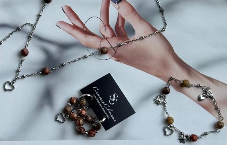 Музейное занятие по созданию украшений с яшмой