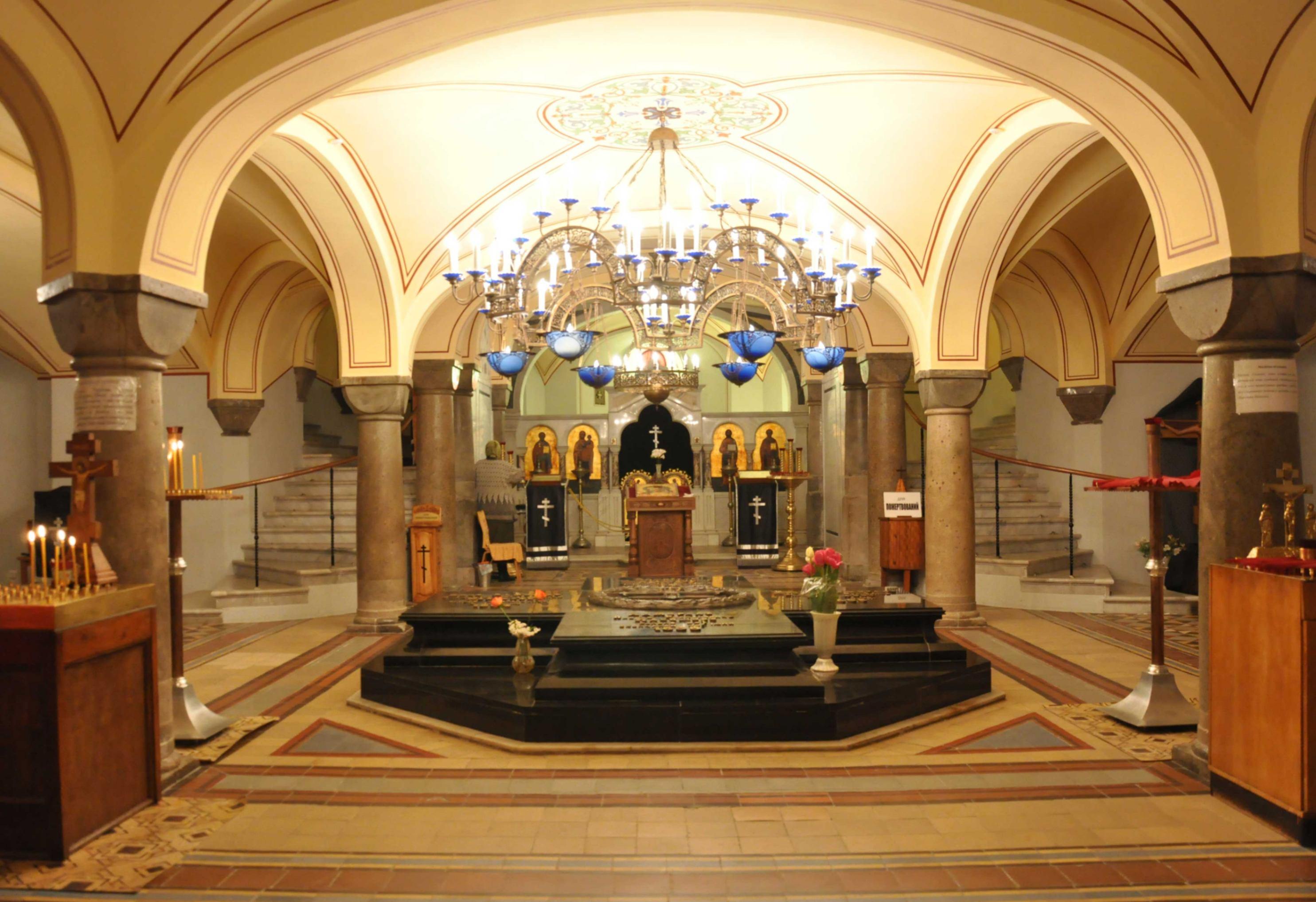 Экспозиция нижнего храма – усыпальницы адмиралов