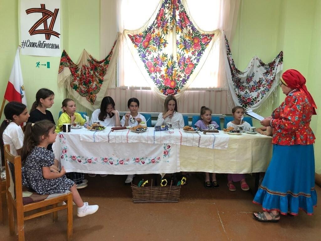 Фольклорные посиделки «В мире нет милей и краше песен и приданий наших»