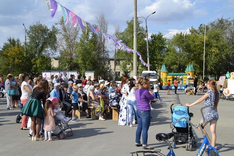 Праздничная программа «Сердцу милая земля»