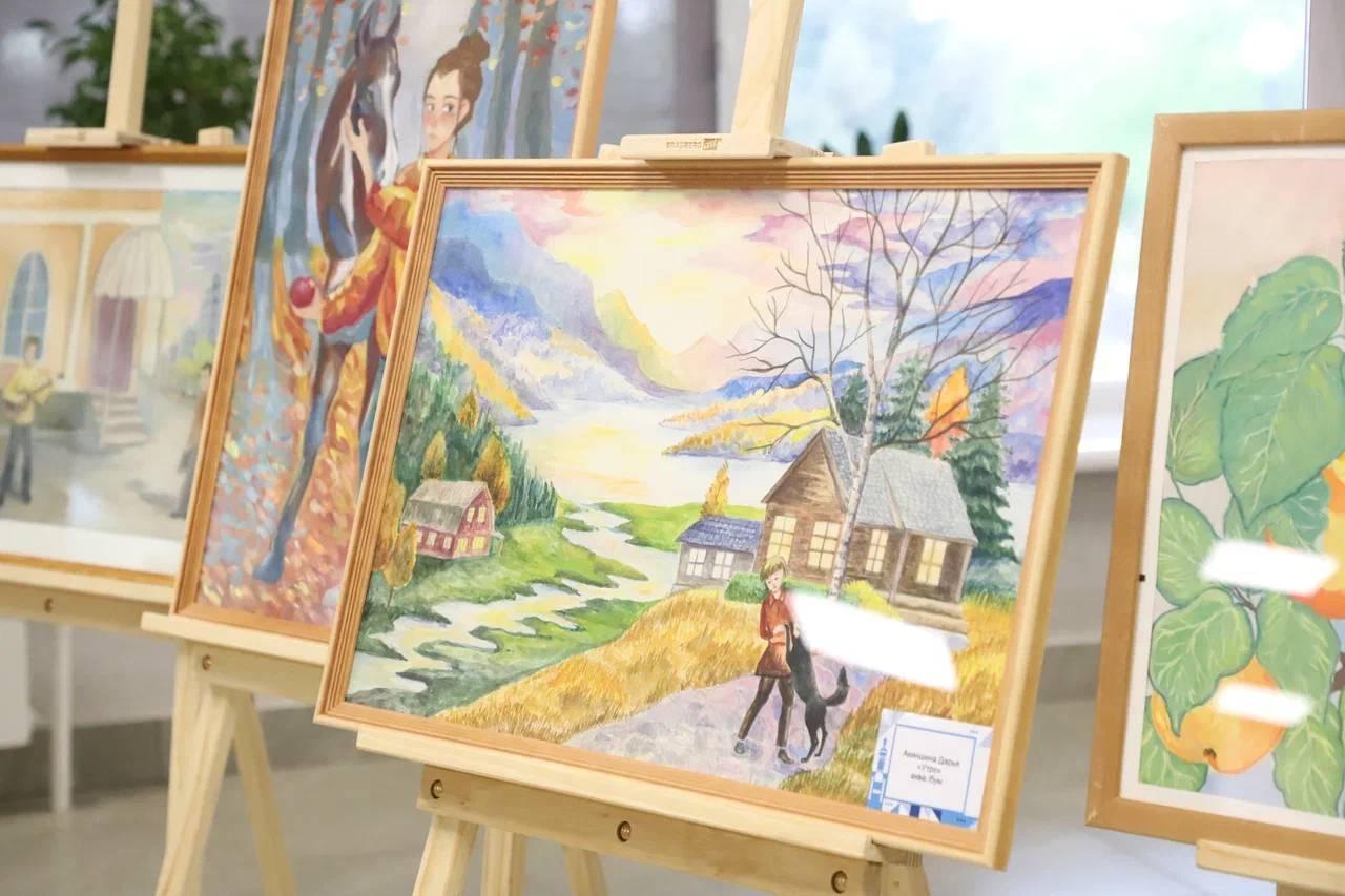 Весенняя экспозиция «Жизнь в ярких красках»