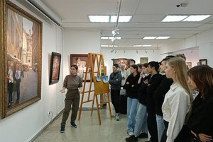 Программа «Диалоги об искусстве. История новогодней открытки»