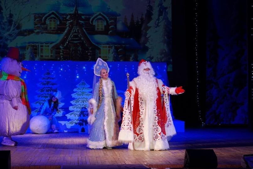 Спектакль «Волшебные искры Нового года»