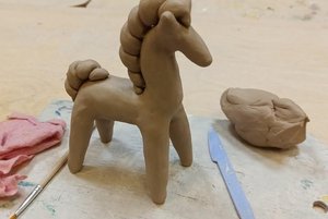 Мастер-класс «Дымковская глиняная игрушка «Лошадка»