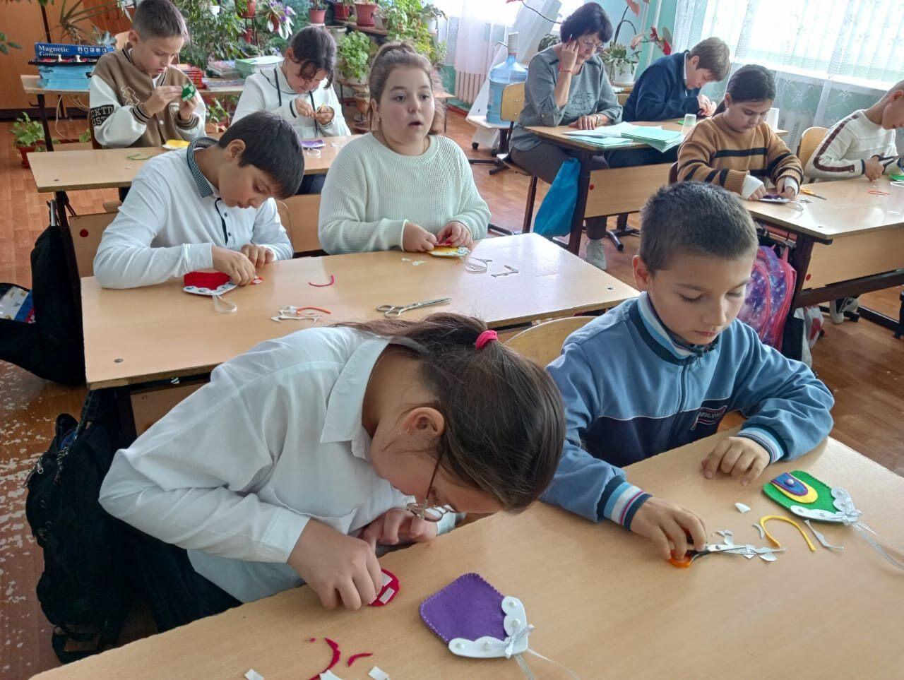 «Капля воды в руках»