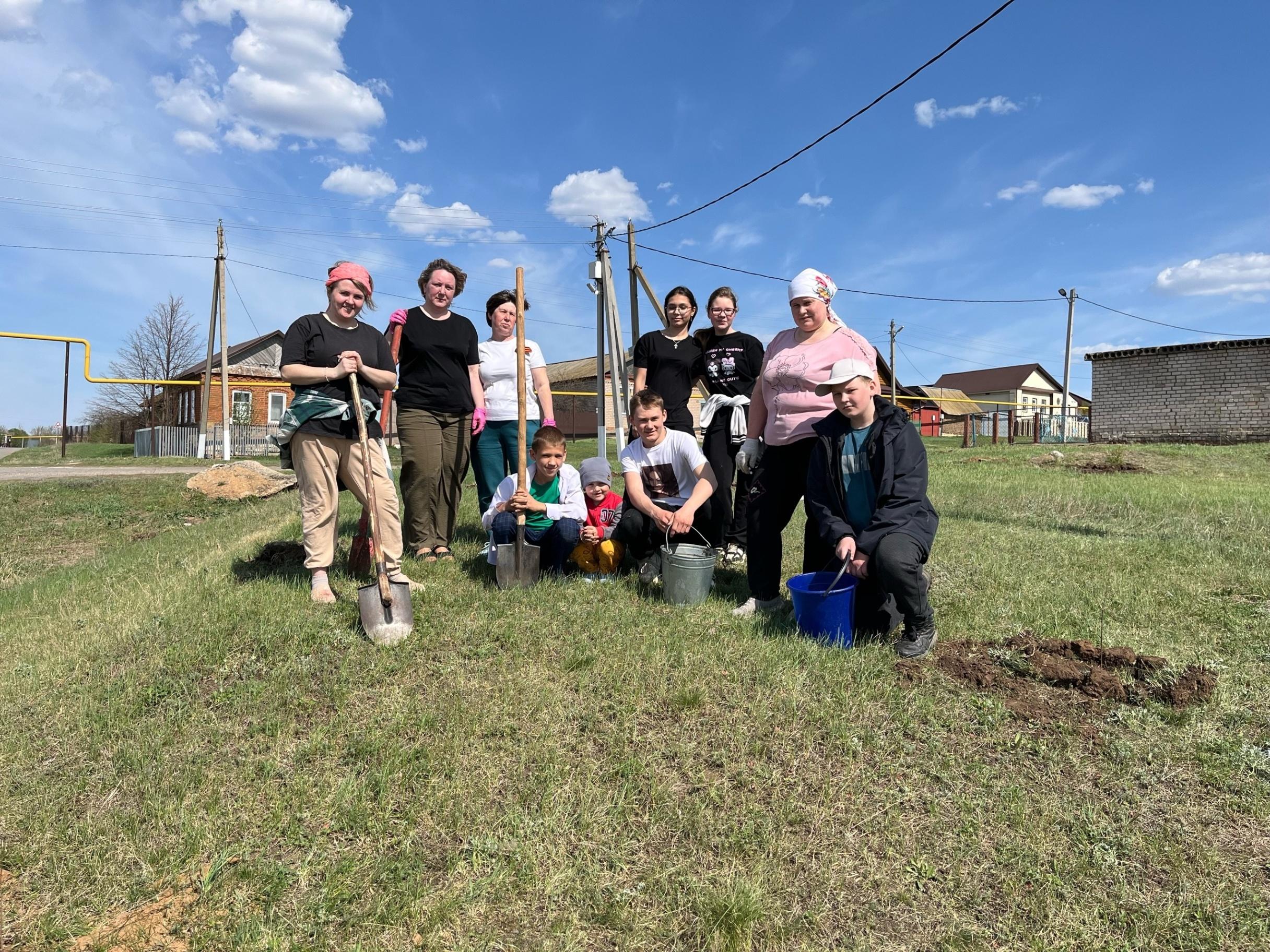 Акция «Вместе делаем наше село зеленее»