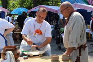 Мастер-класс по плетению из соломы и гончарному делу