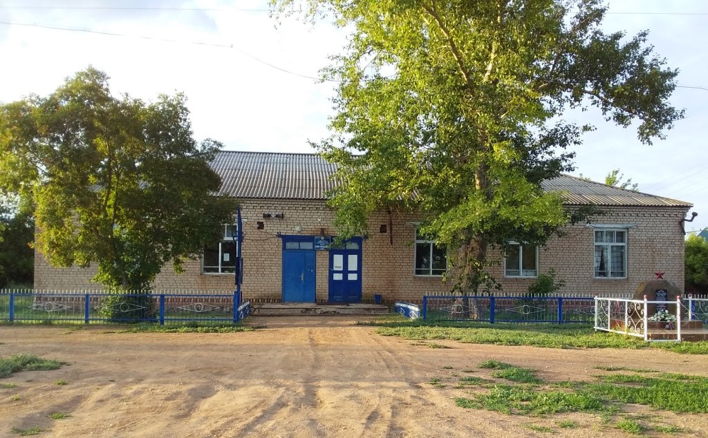 Долинский сельский клуб