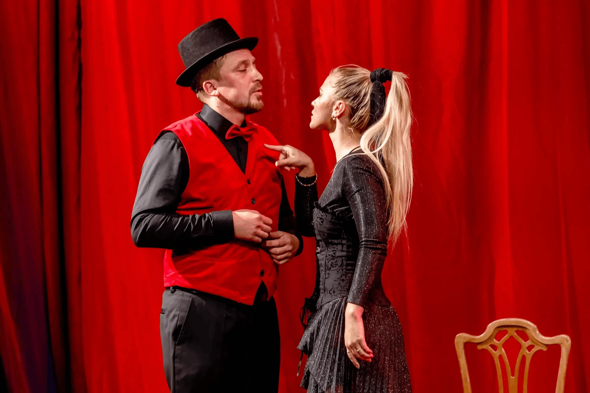 Спектакль «Свои. Чужие»