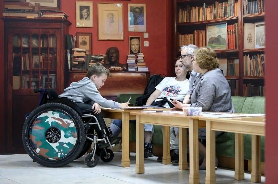 Выставка книг о психолого-педагогических подходах к обучению и воспитанию детей с ОВЗ