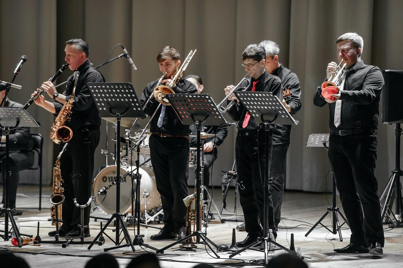 Концерт ансамбля «Академик-бенд»