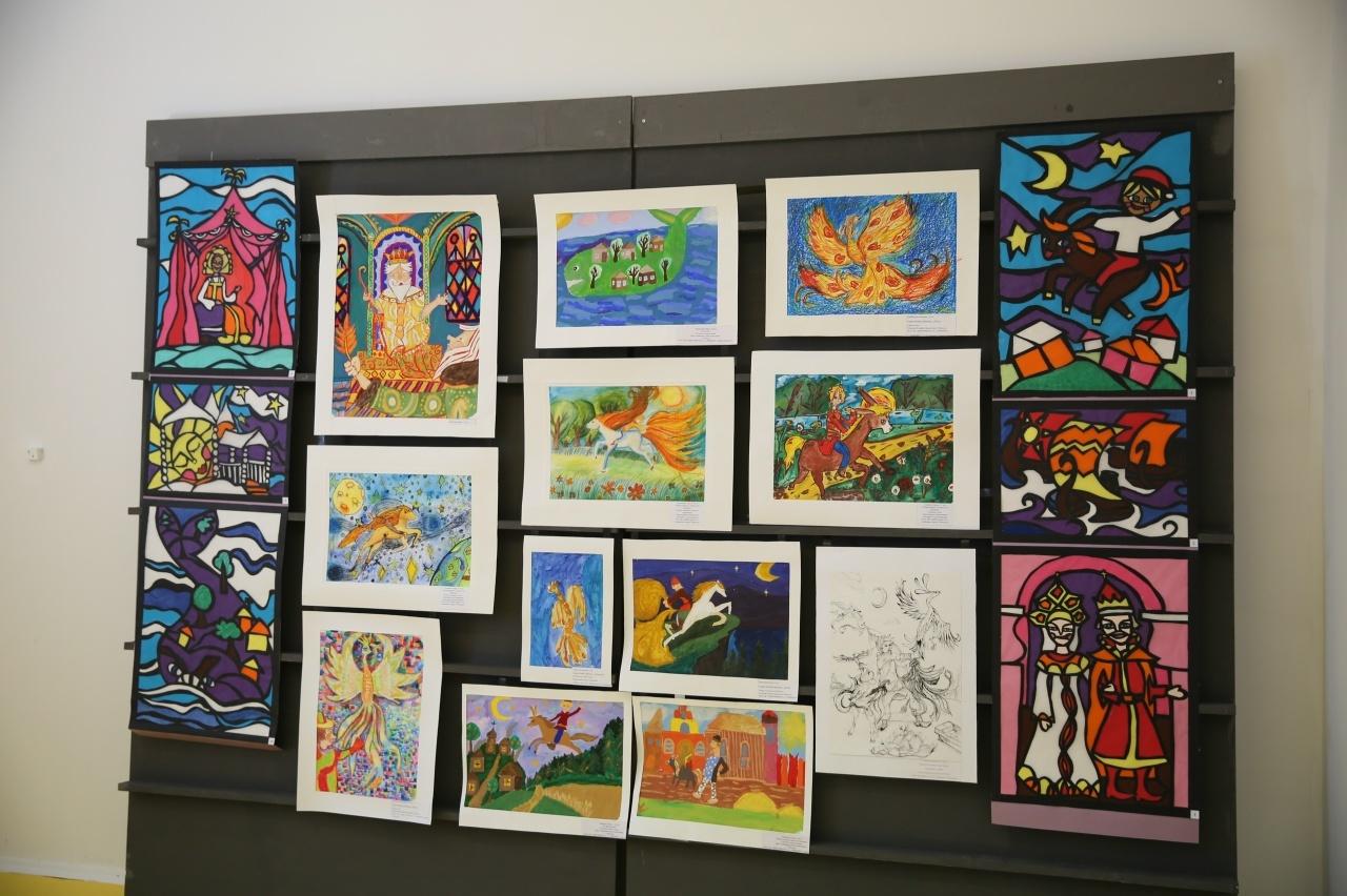 Выставка детских рисунков «Утренняя звезда»