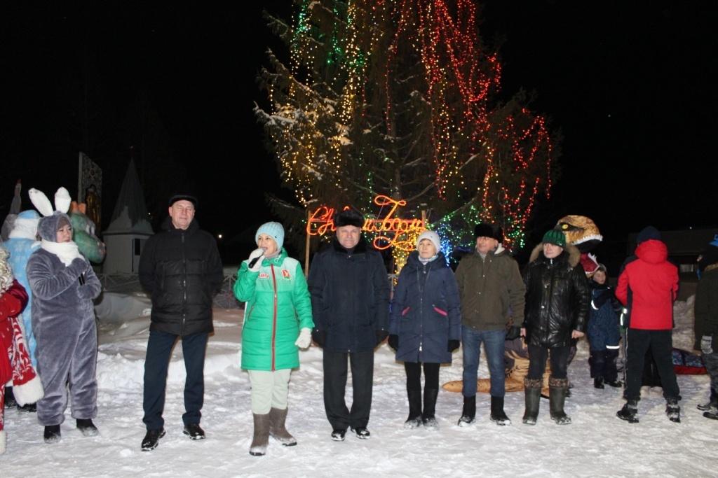 Снежный городок в старой части Актюбы.