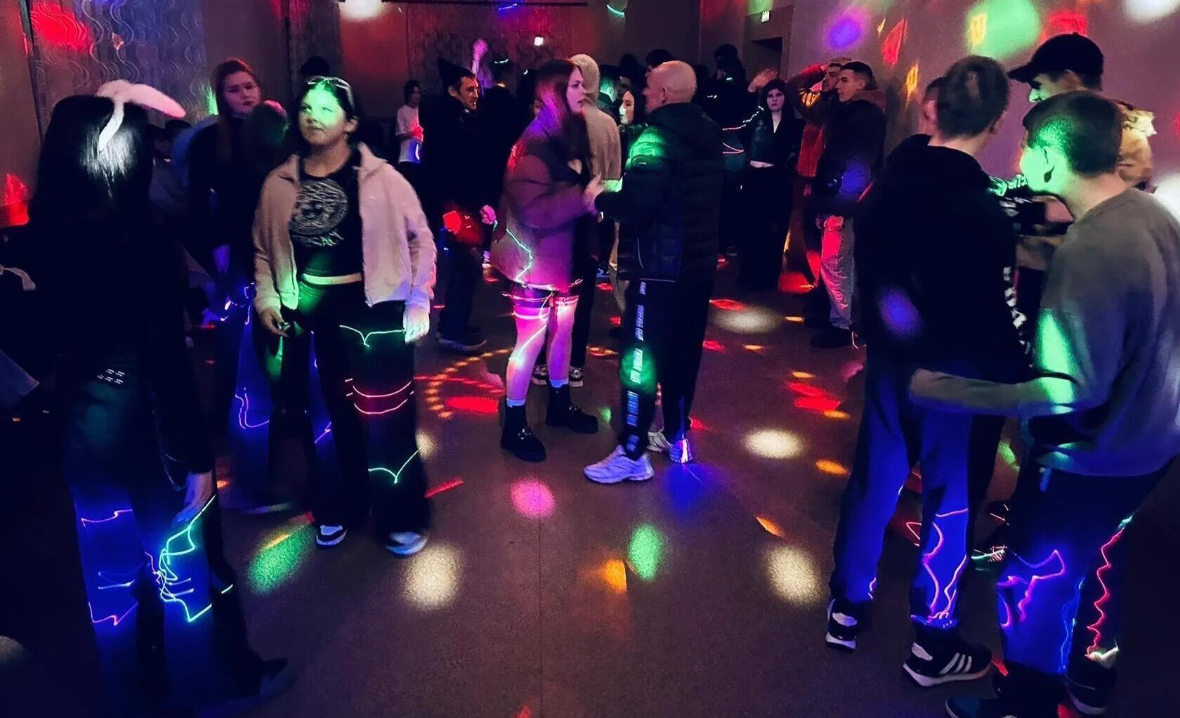 Молодежная дискотека