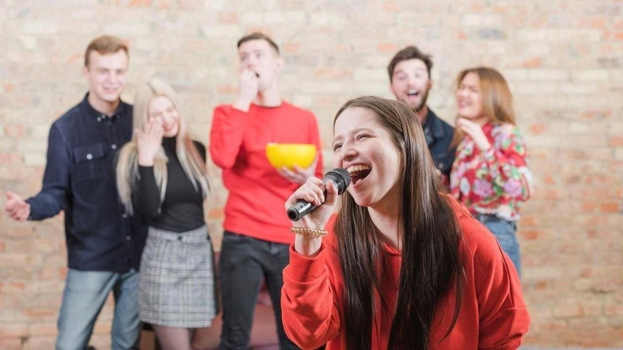 Музыкальный квиз «Программа «М», или Музыка на-а-ас связала»
