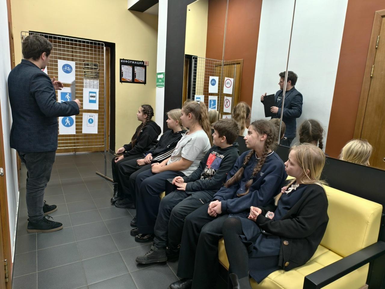 Игровая программа «Путешествие в страну Светофора»