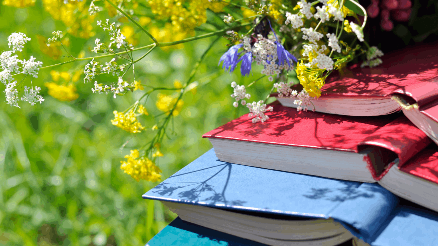 Книжная выставка «Мы лето с книгой проведём»