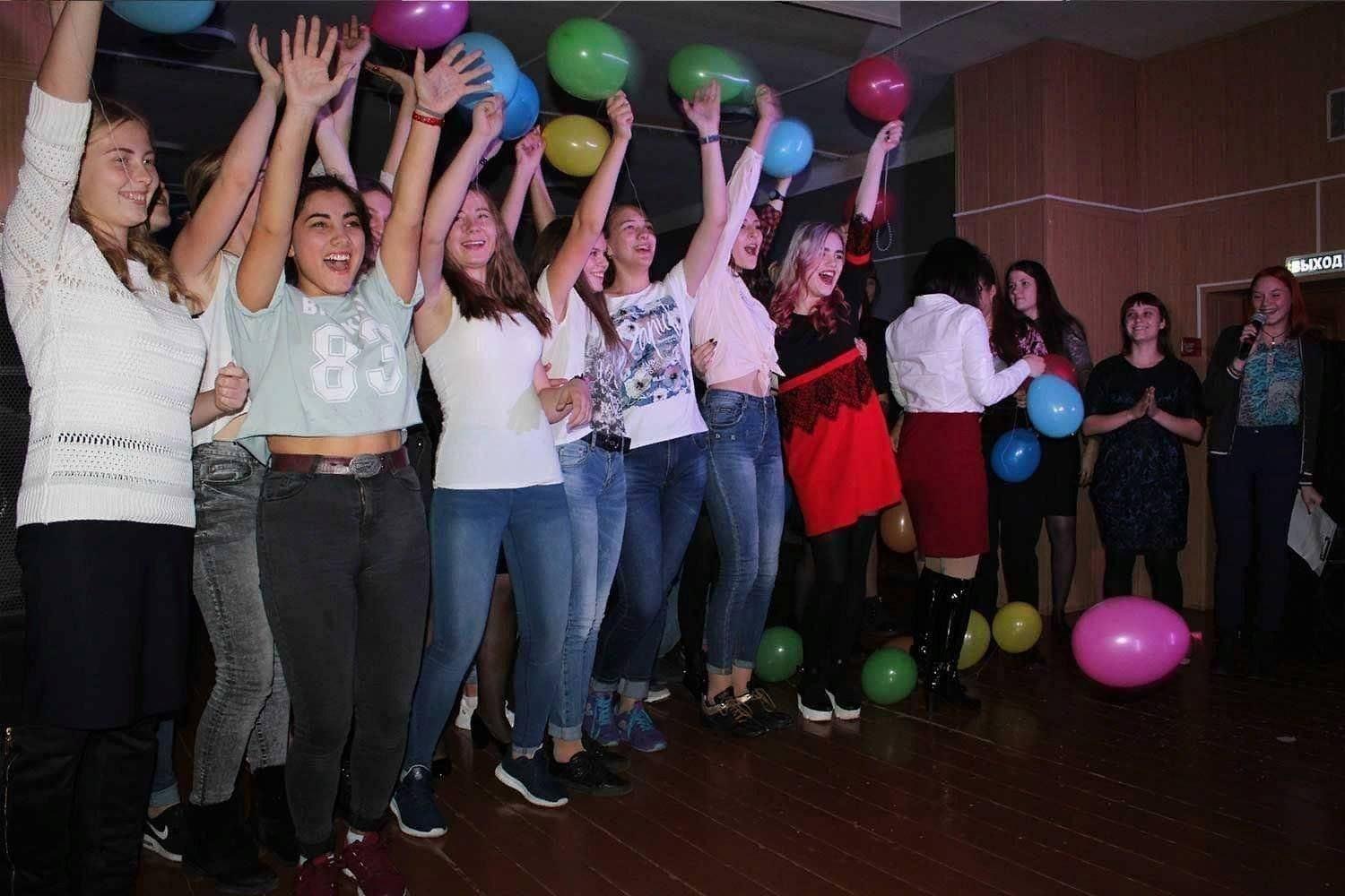 Конкурсная программа «Апрельские встречи»