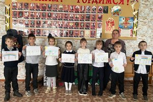 Выставка рисунков <<Я планету берегу>>