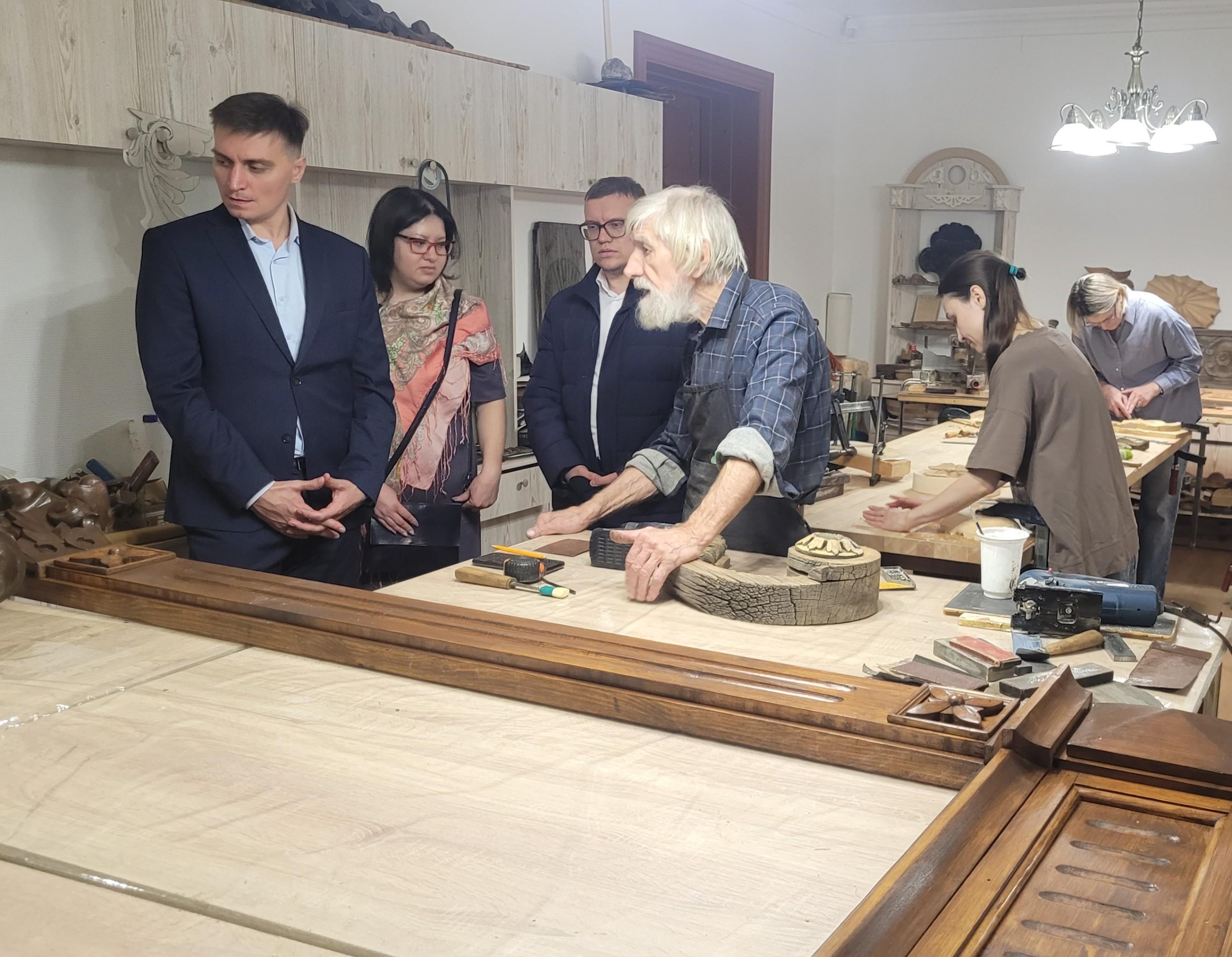 Экскурсия с мастер-классом по резьбе по дереву