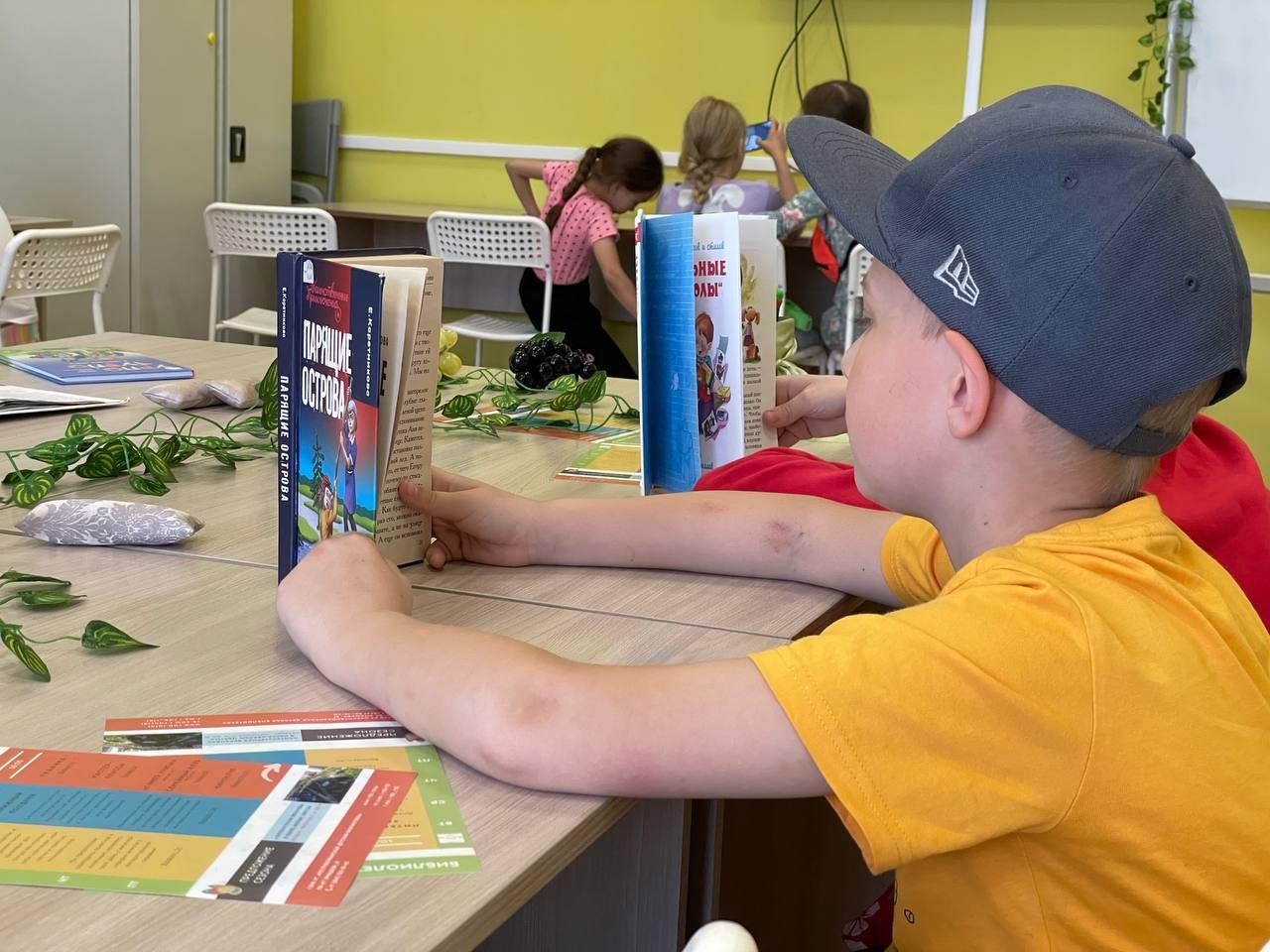 Книжная выставка: «Великий мечтатель Жюль Верн»