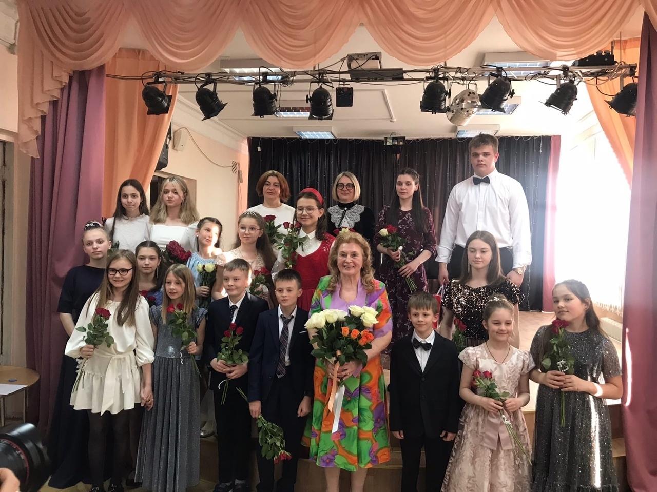 Концерт «Мы мир раскрасим голосами»