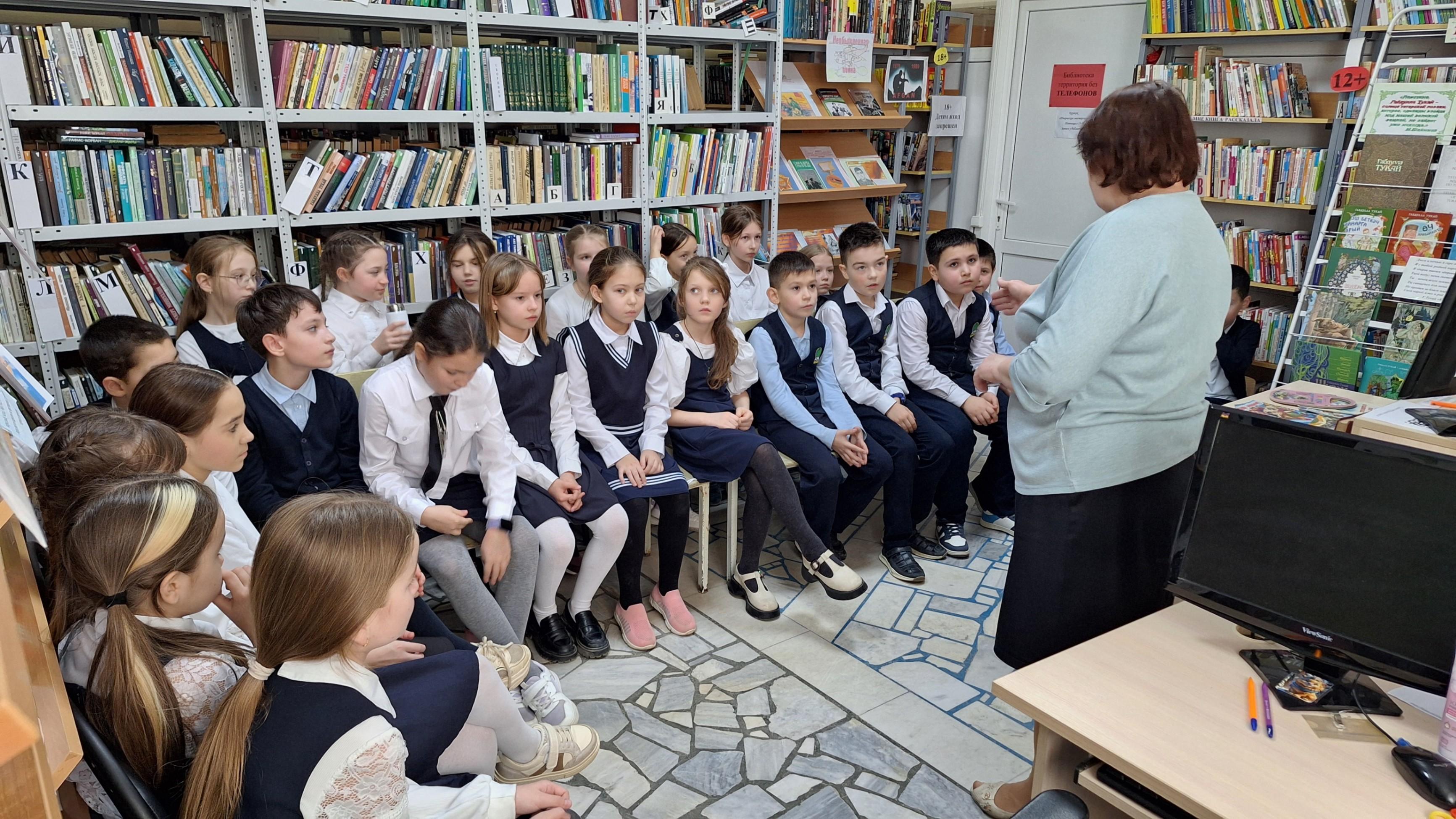 Информационный час - «Все для Победы»