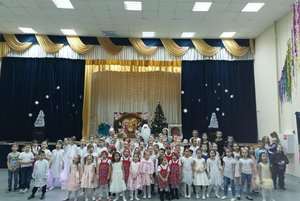 Книжная выставка «Зимняя сказка»