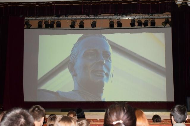 информационный час, посвященный дню космонавтики