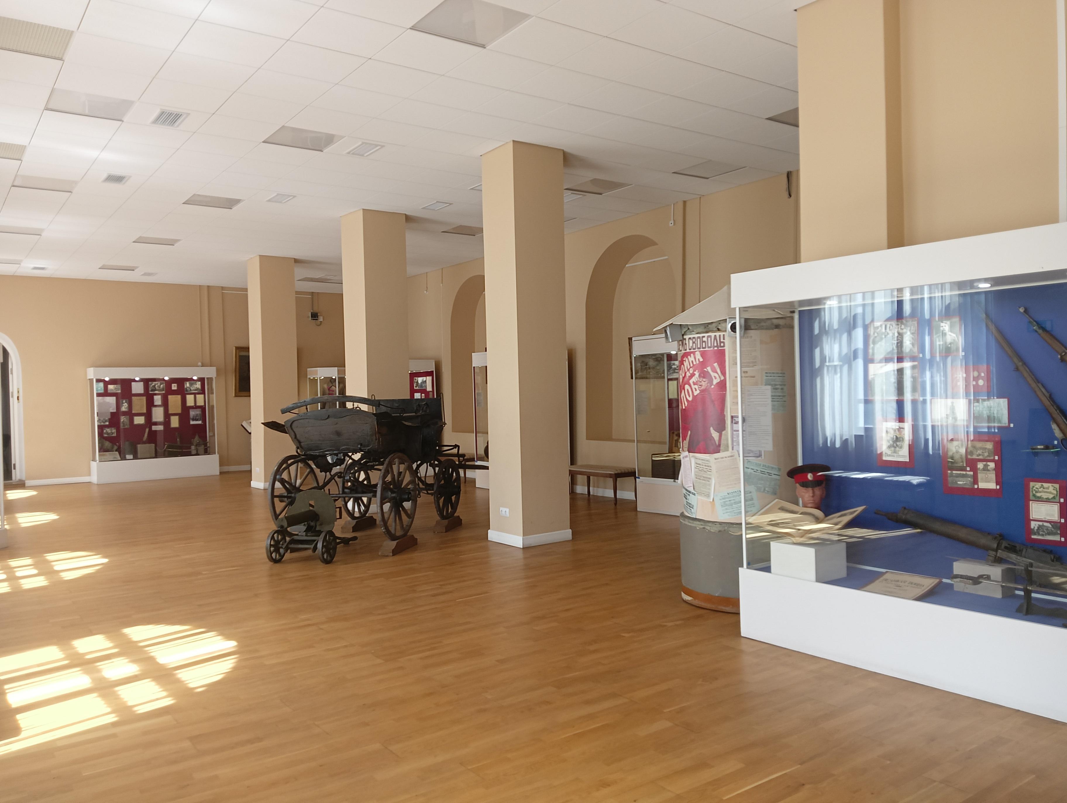 Выставка «Пролетарий, на коня!»