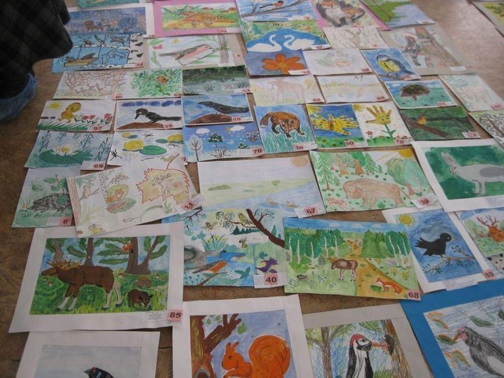Выставка детских художественных работ «Дети рисуют мир»